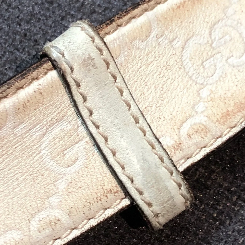 Gucci Beige Leather Belt with Gold Emblem
